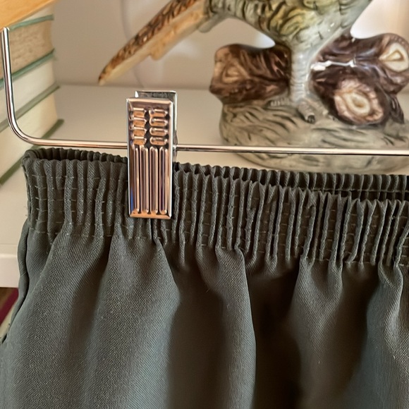 Green light weight shorts - Picture 2 of 4